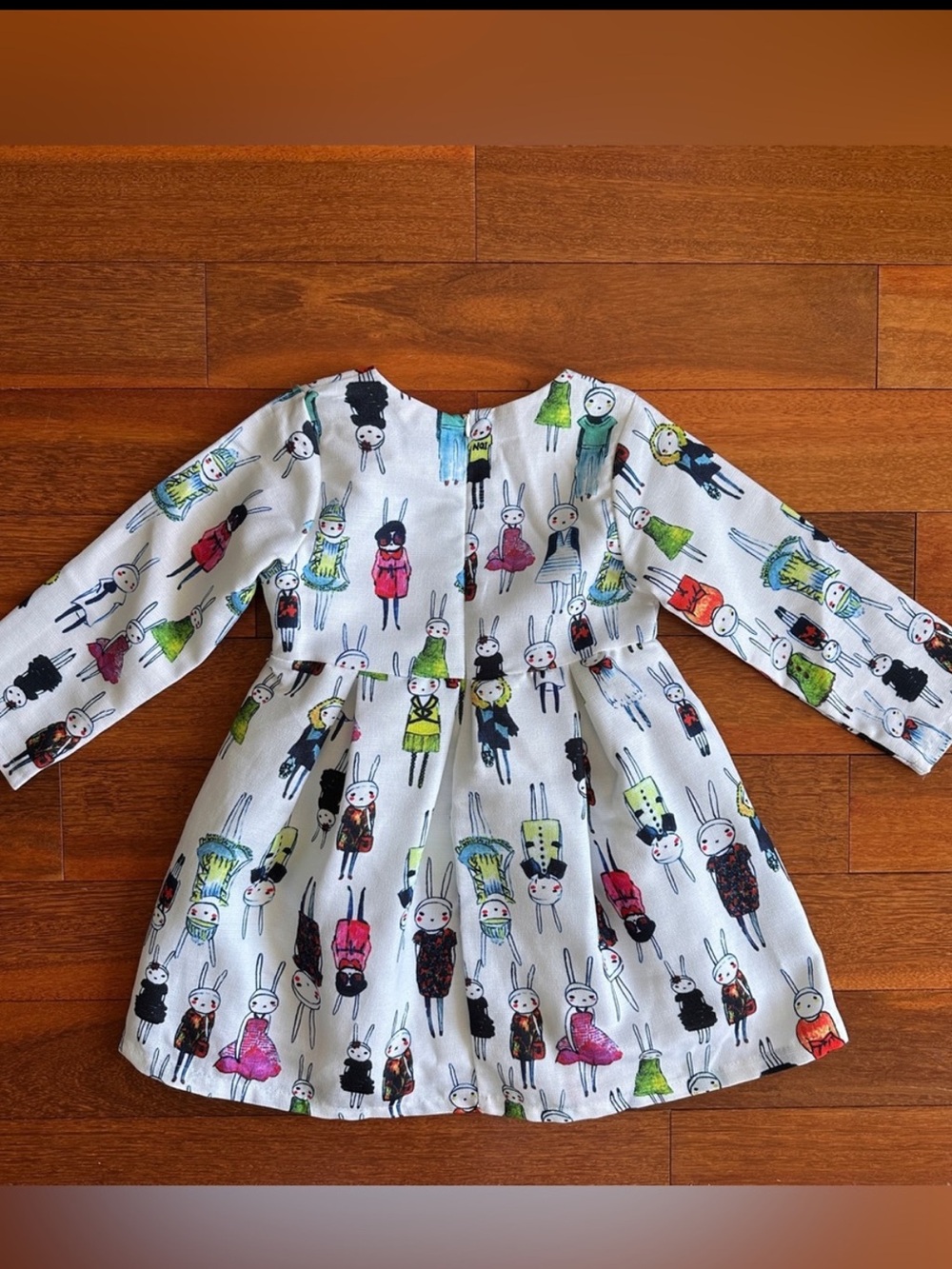 🐰Lola + The Boys White Kids Dress w/ Colorful Character Print w/Handbag Sz 3-4T - Picture 5 of 10